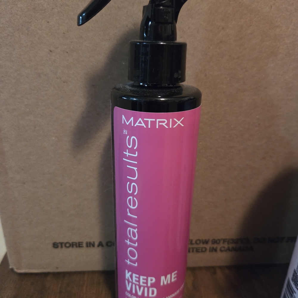 Matrix Total Results Keep Me Vivid Hair Spray
